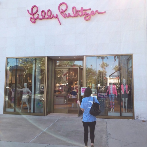 Meet your Posher, Lisa - Picture 2 of 7